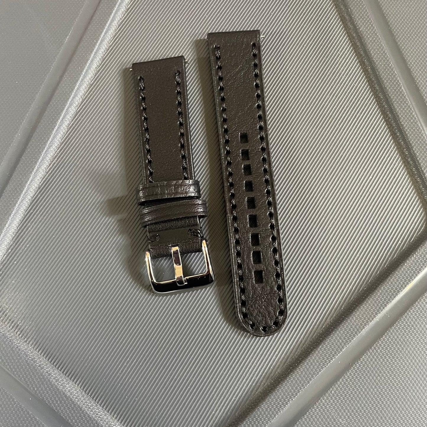 22mm Italian Premium Leather Watch Strap with Quick Release – Classic & Elegant Design