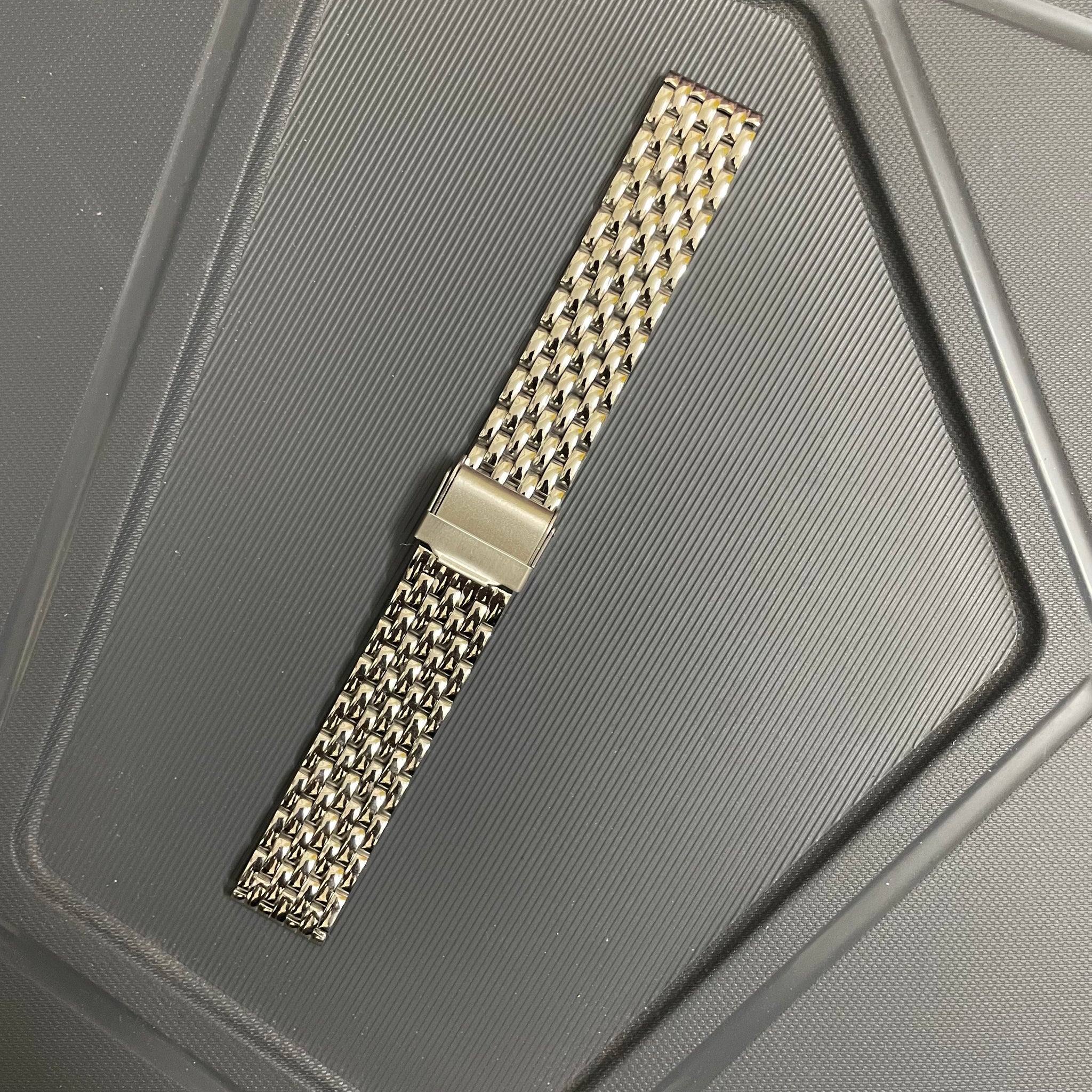 18mm 2-Piece Stainless Steel Watch Bracelet – Classic Fit