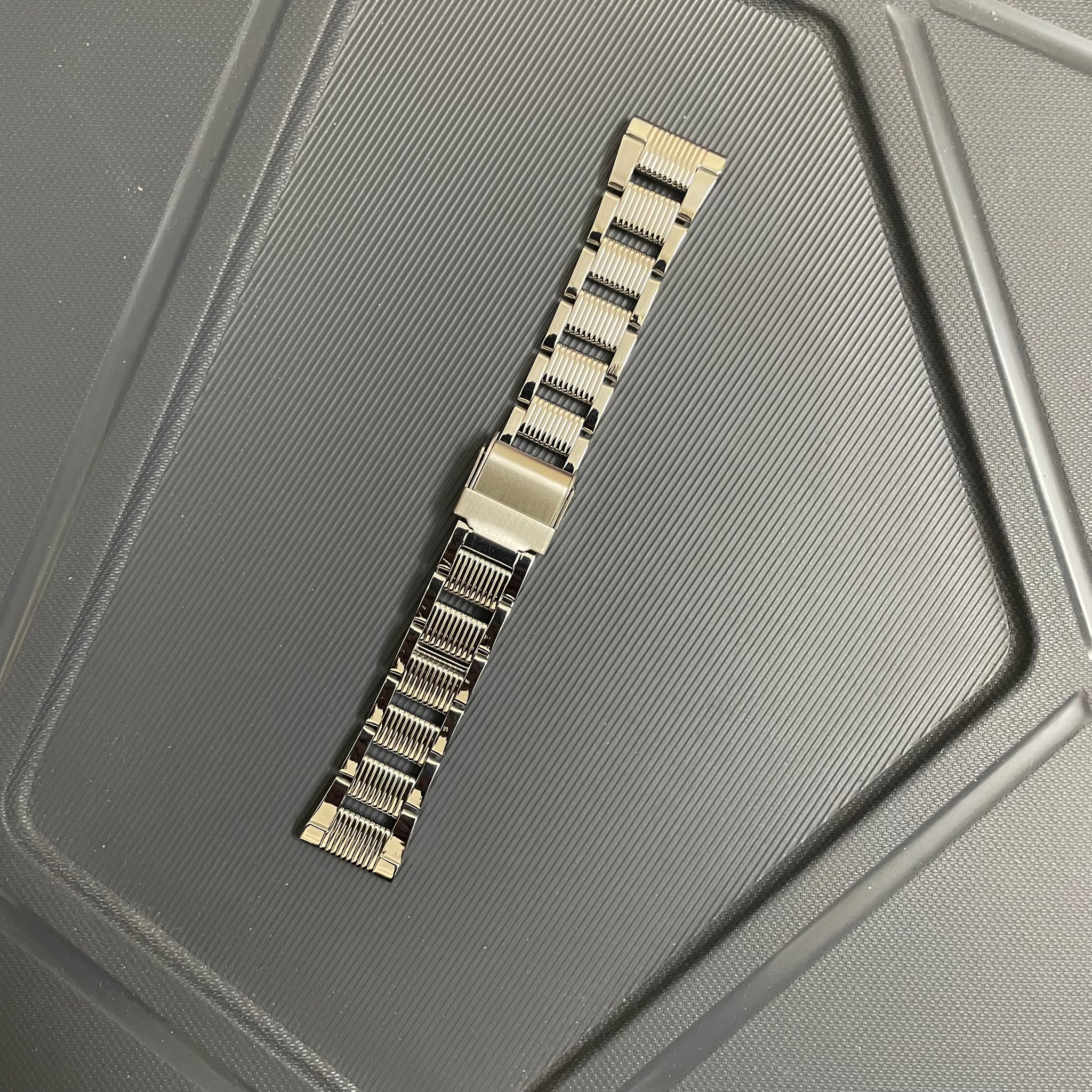 18mm 2-Piece Stainless Steel Watch Bracelet