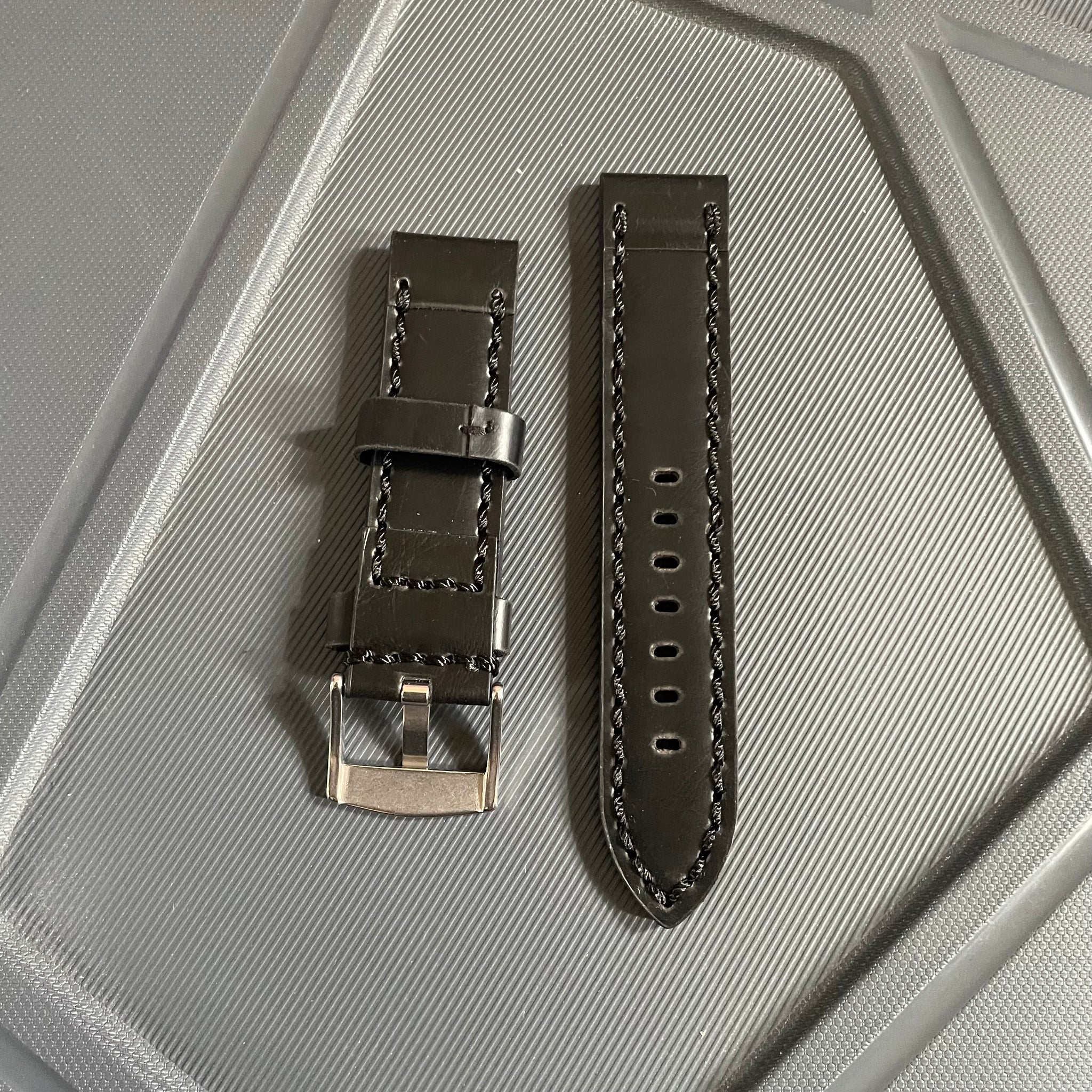 22mm Full Stitch Thick Leather Strap – Rugged Elegance
