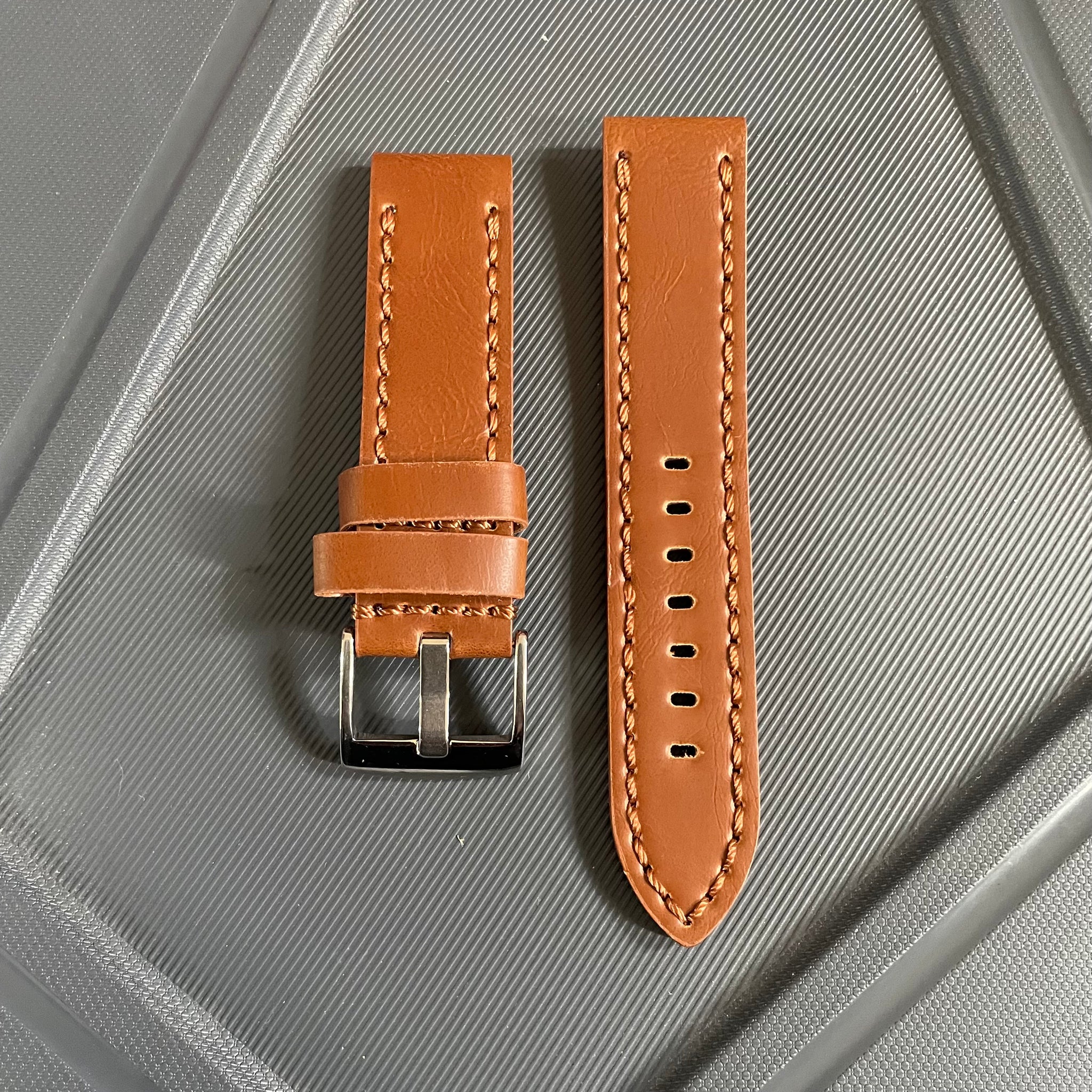 22mm Full Stitch Thick Leather Strap – Rugged Elegance