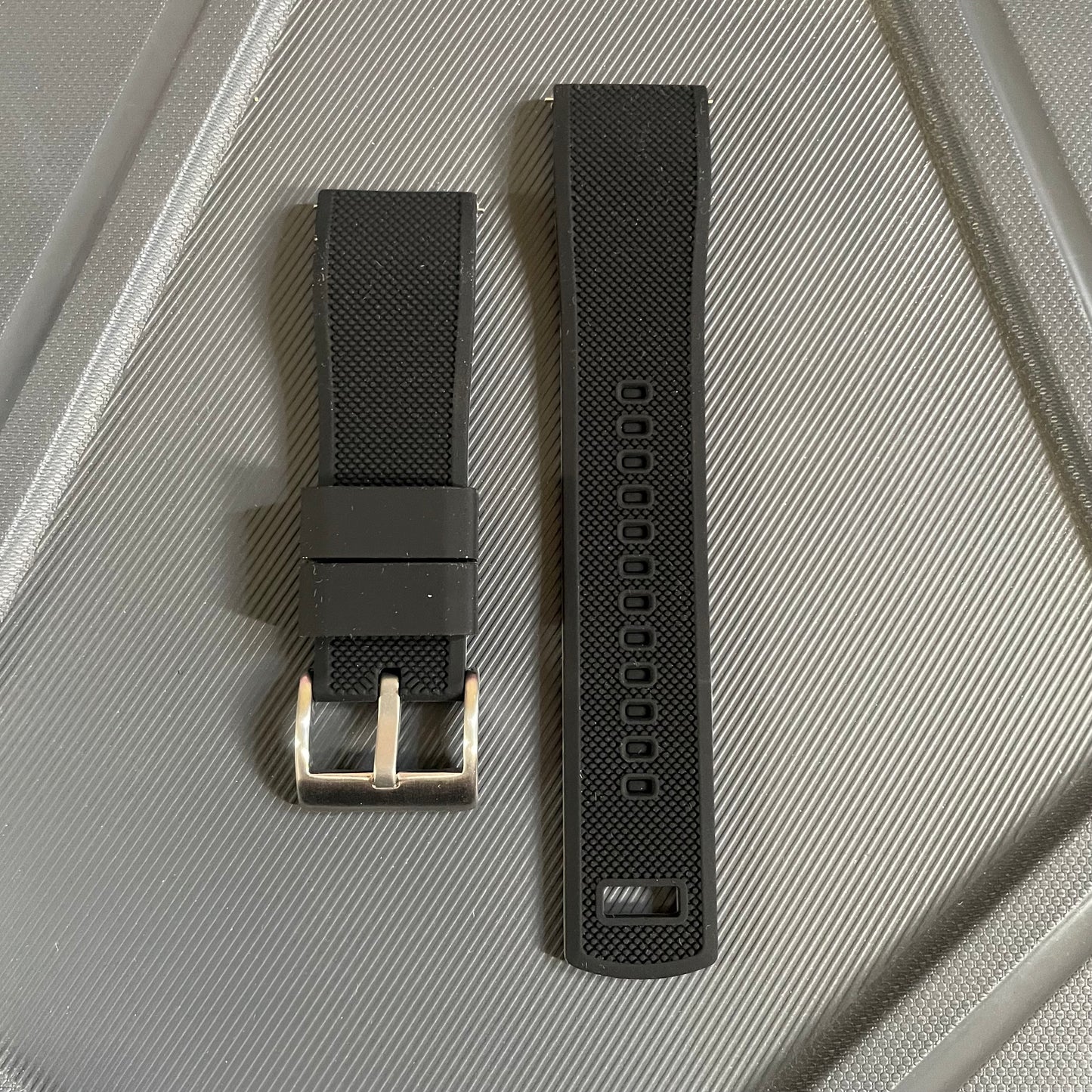 22mm Dual Tone Silicone Strap with Quick Release