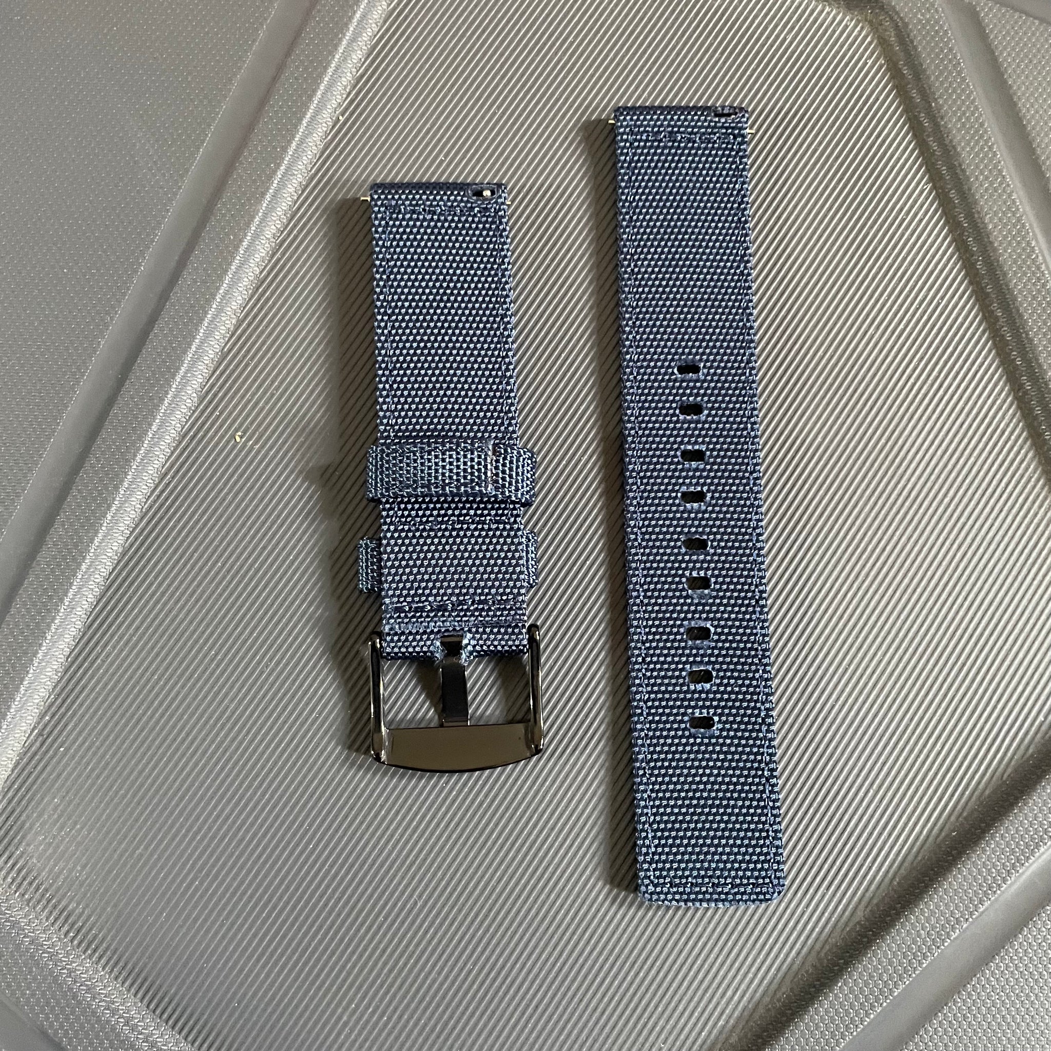 20mm / 22mm 2-Piece Nylon Strap – Solid Colors with Quick Release