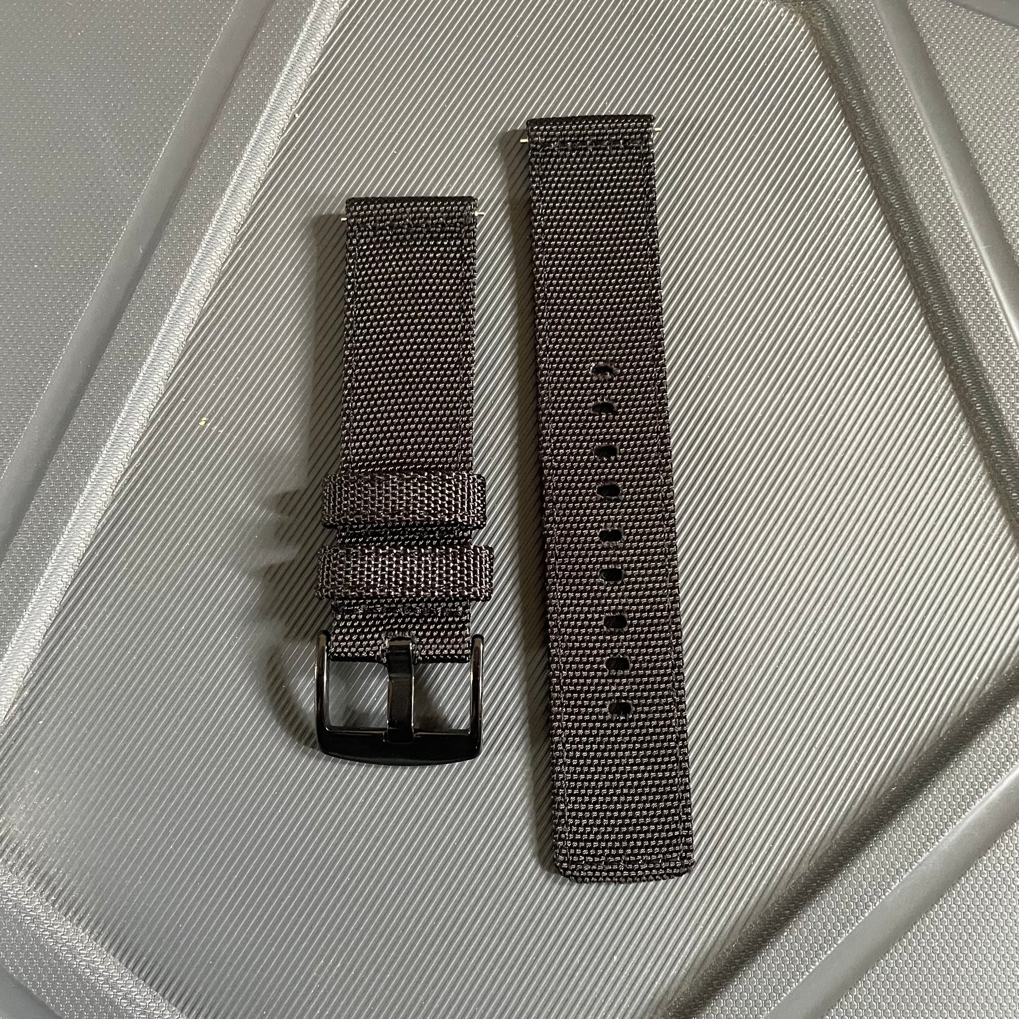 20mm / 22mm 2-Piece Nylon Strap – Solid Colors with Quick Release