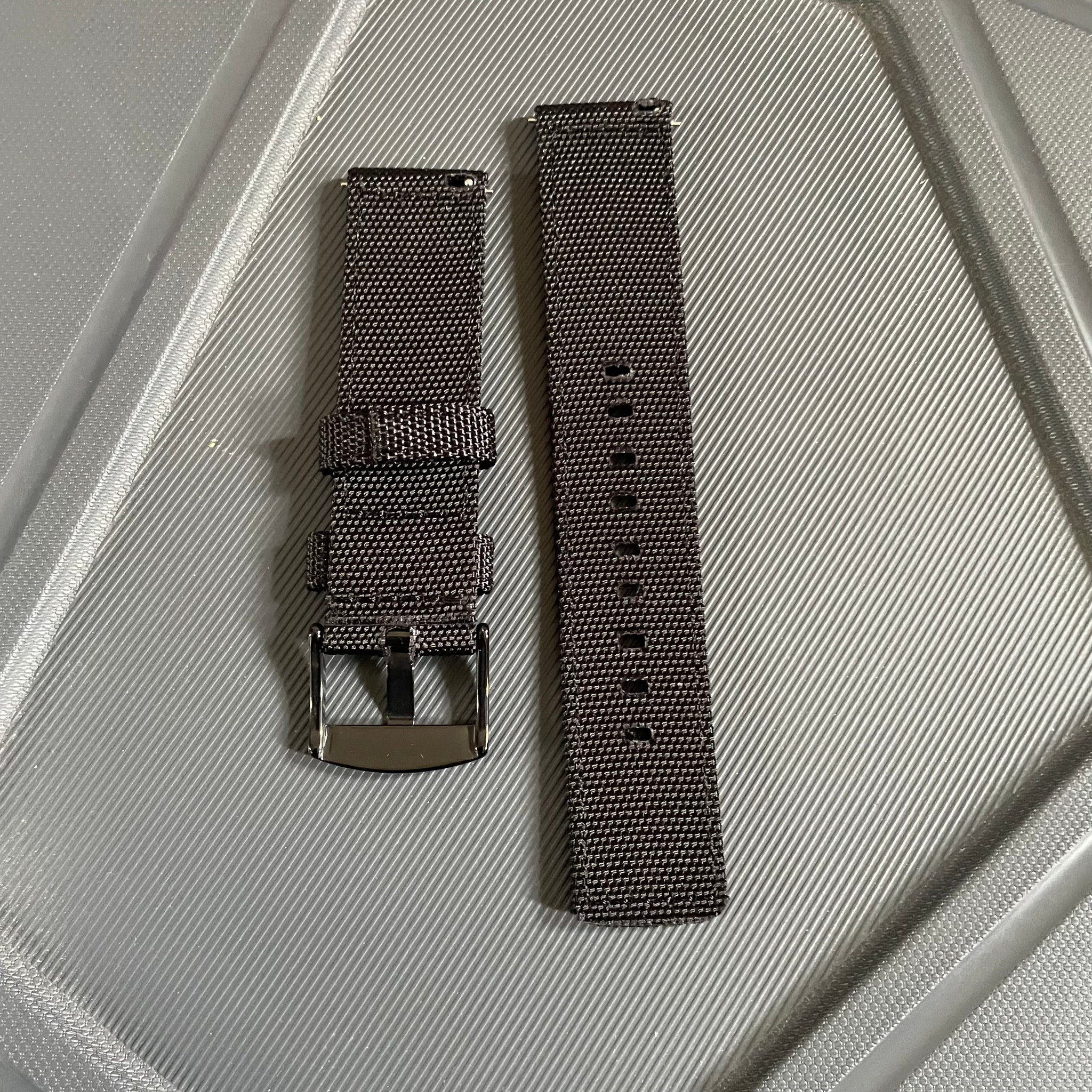 20mm / 22mm 2-Piece Nylon Strap – Solid Colors with Quick Release
