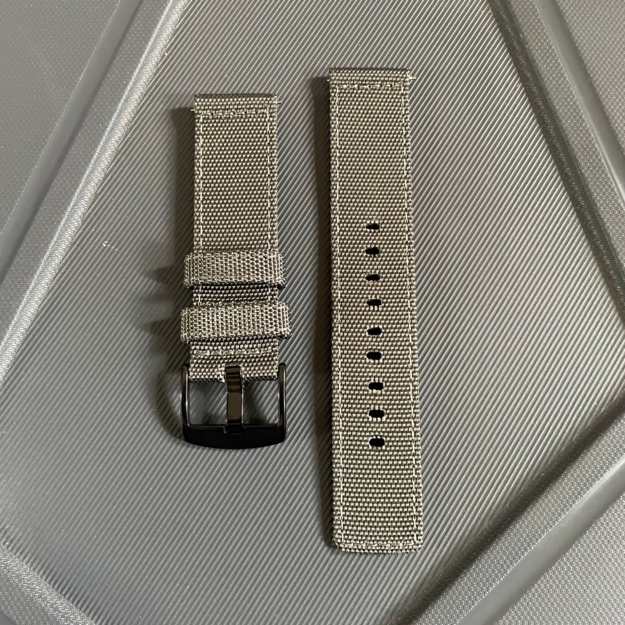 20mm / 22mm 2-Piece Nylon Strap – Solid Colors with Quick Release