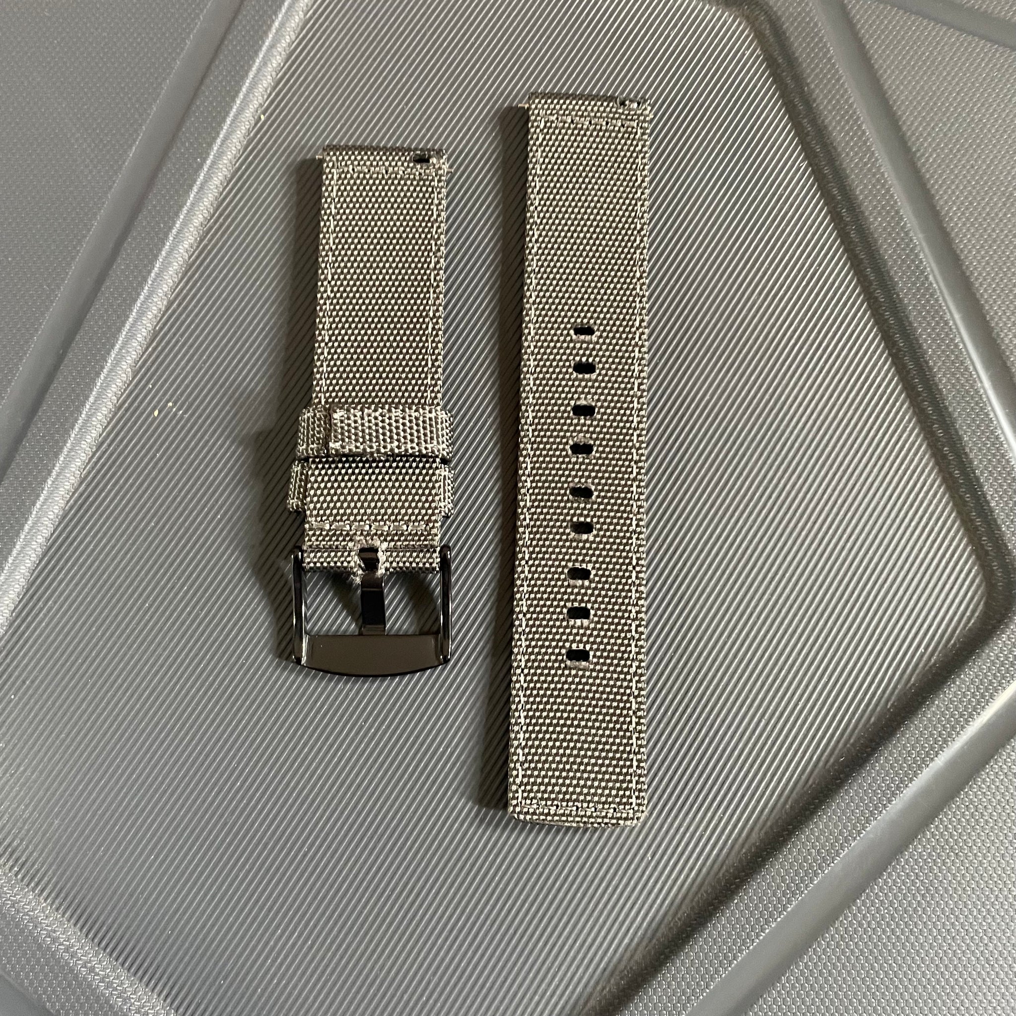 20mm / 22mm 2-Piece Nylon Strap – Solid Colors with Quick Release